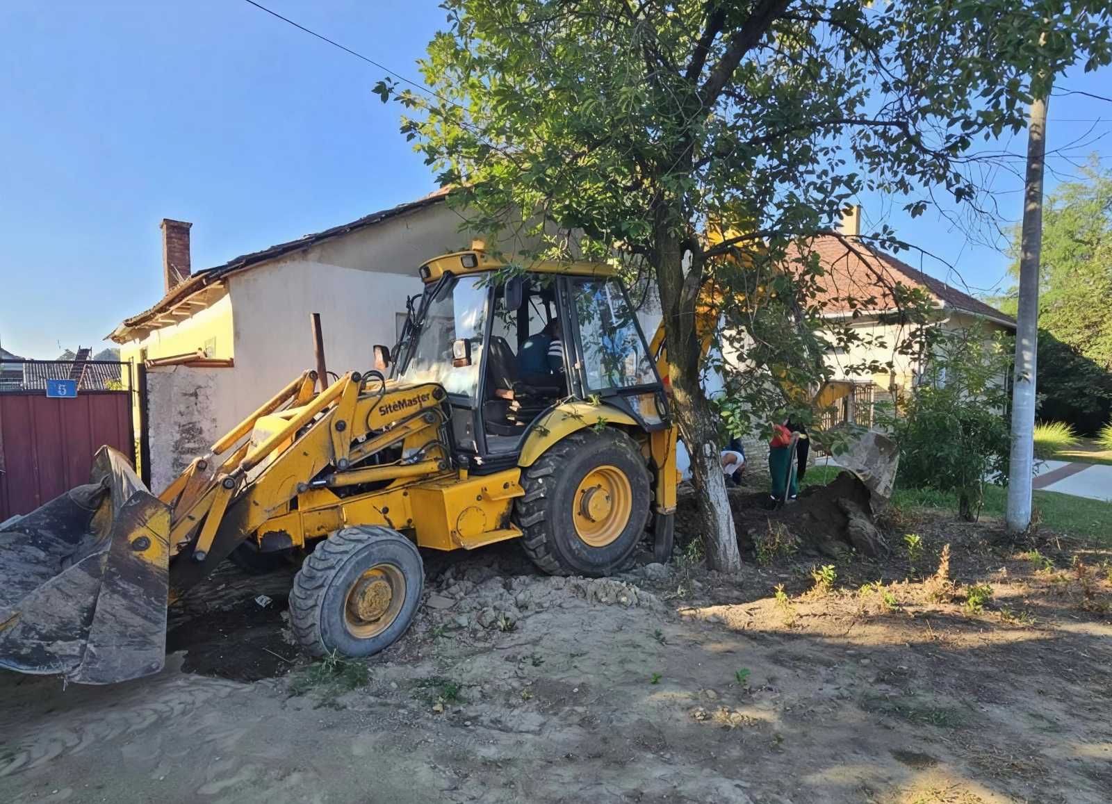 БРЗА ИНТЕРВЕНЦИЈА „ТВРЂАВЕ“ У СЕЛЕНЧИ: Квар саниран без прекида воде у већем делу насеља